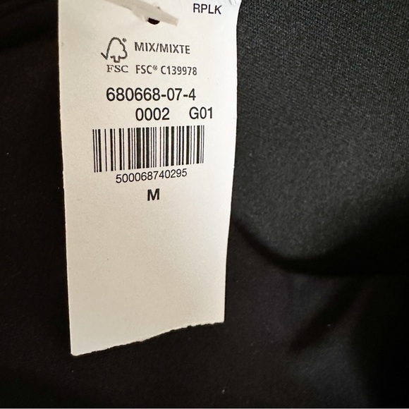 • NWT! • Old Navy adjustable black sport bra - Picture 4 of 4